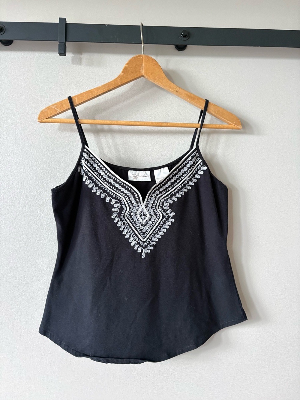 Vtg Y2K Lucy Pereda Cropped Embroidered Tank Top Camisole Black & White Medium